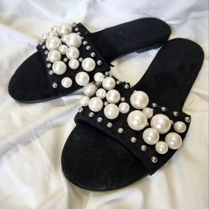 Black Velvet Pearl Slides NWOT